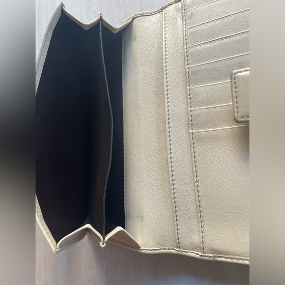 GUCCI GG Canvas Leather Monogram Long Wallet 🔥HOST PICK🔥 - Picture 7 of 8